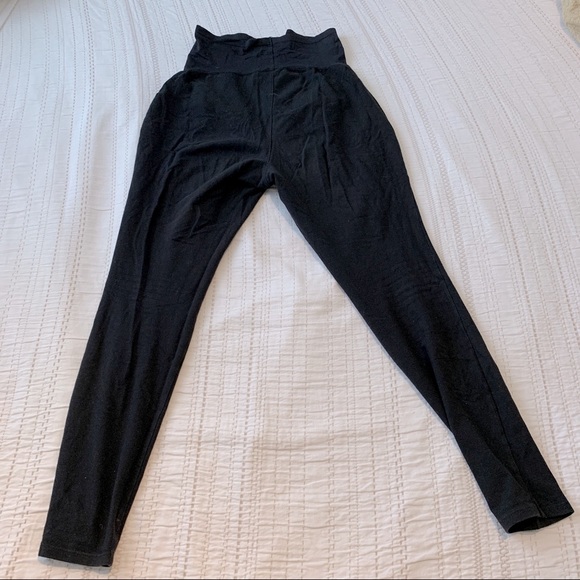 Old Navy Maternity - full panel black maternity leggings - Picture 3 of 3